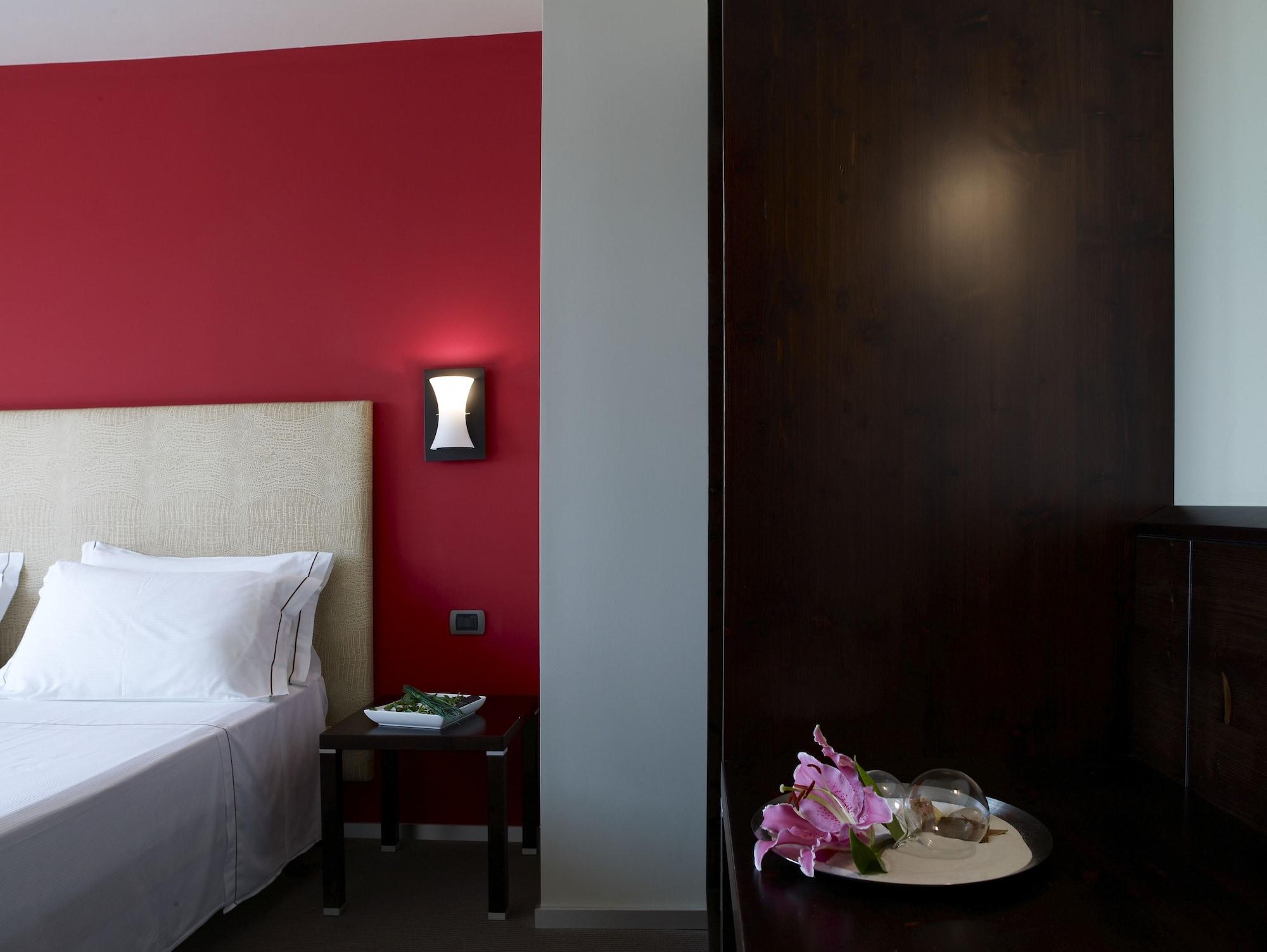 Hotel Montini Linate Airport Peschiera Borromeo Exterior photo